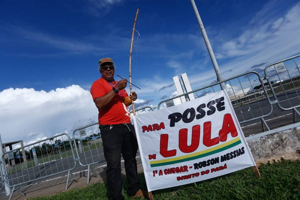 Imagem colorida mostra o petista Robson Messias, que saiu do Pará e está desde 17/12 aguardando a posse de Lula - Metrópoles
