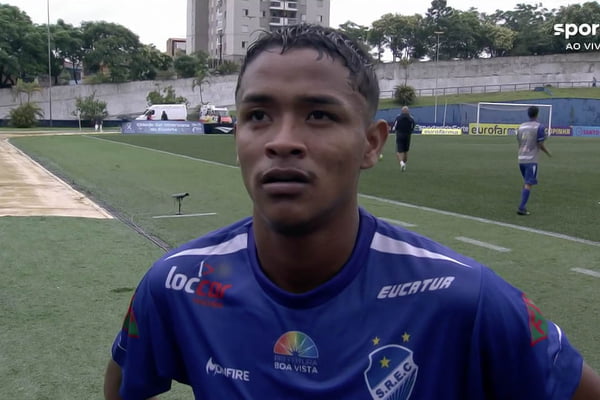 Macaxeira, atacante do São Raimundo, esquece o próprio nome durante entrevista para o SporTV - Metrópoles