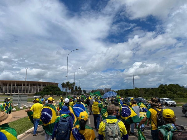 manifestacao-bolsonaristas-extremistas-brasilia (5)