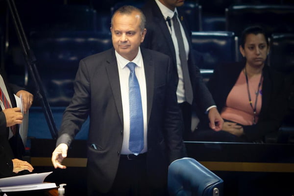 Rogério Marinho durante sessão no Plenário do Senado - Metrópoles