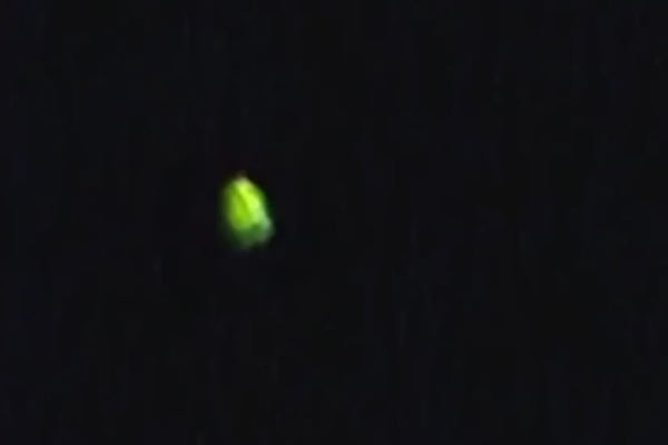Imagem mostra objeto voador flagrado sobrevoando município do Paraná - Metrópoles