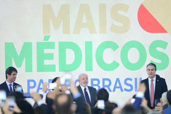 presidente da República, Luiz Inácio Lula da Silva, e a Ministra da Saúde, Nísia Trindade, anunciam a retomada do programa Mais Médicos para o Brasil 2