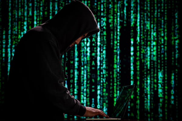 Hacker ataque - Ataques na internet, hackers, rede de sistemas, violações de dados sigilosos, documentos expostos, ciberataque11
