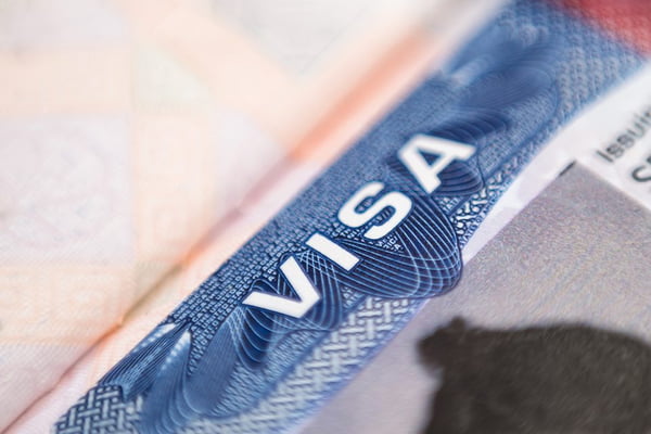 Embaixada adia reajuste no preço do visto para turismo nos EUA