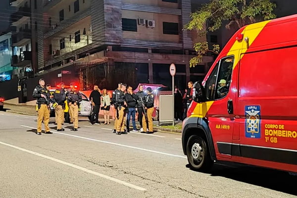 Atirador deixa dois feridos em saída de balada em Curitiba