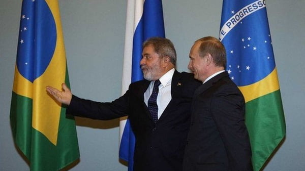 Lula com o russo Vladimir Putin -- Metrópoles