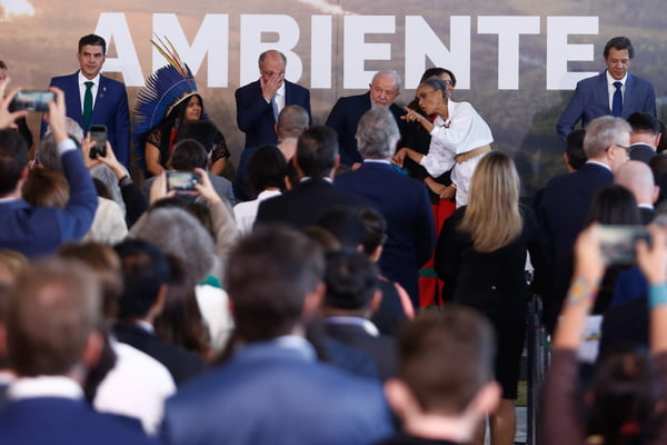 Presidente Lula e ministra do Meio Ambiente e Mudança do Clima, Marina Silva, participam de cerimônia de celebração do Dia Mundial do Meio Ambiente, no Salão Nobre do Palácio do Planalto - Metrópoles