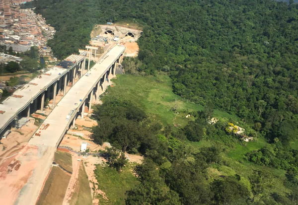 Imagem colorida de vista aérea das Obras do Trecho Norte do Rodoanel Mário Covas - Metrópoles