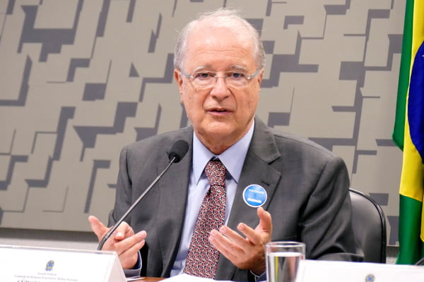 Diplomata Sergio Amaral no Senado em 2016