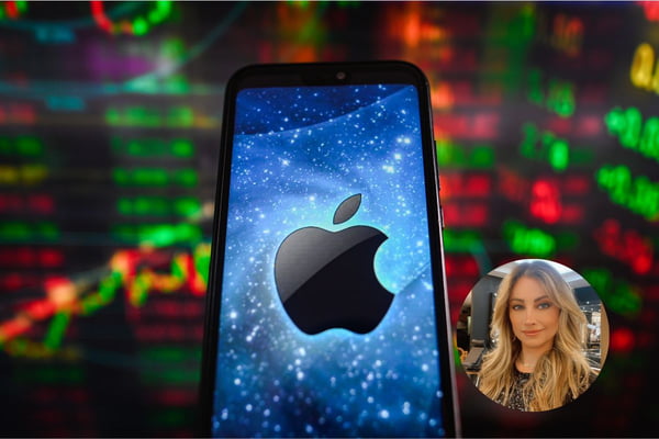 Foto colorida. Imagem mostra um celular com a logo da Apple - Metrópoles