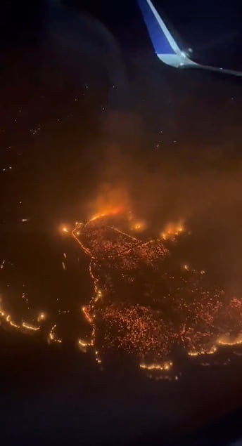 Imagem colorida de incêndio florestal em Maui, Havaí - Metrópoles