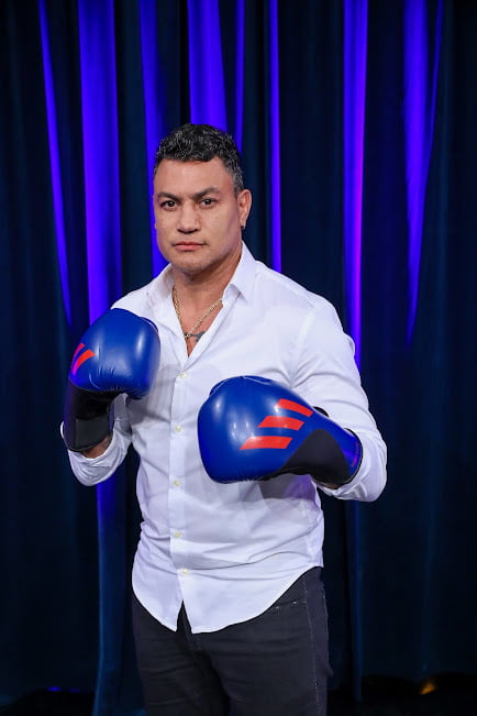 Foto colorida de Popó no The Noite com Danilo Gentili - Metrópoles