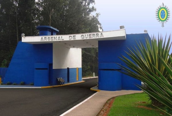 foto colorida da achada do Arsenal de Guerra de São Paulo (AGSP), unidade do Exército em Barueri - Metrópoles