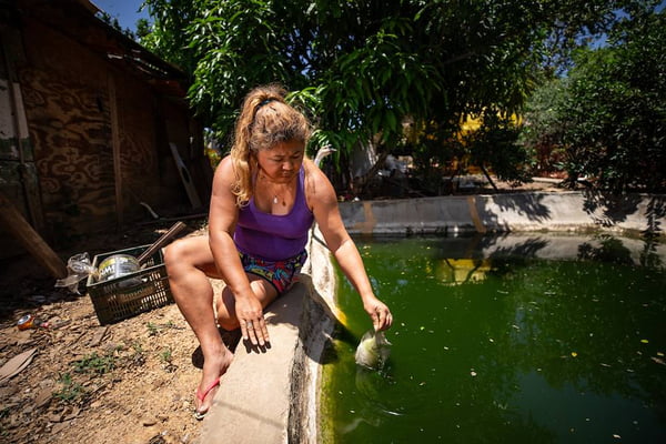 Moradores de comunidade sofrem com água contaminada. Brasília (DF), 16/10/2023. Foto: Breno Esaki/Metrópoles @Breno EsakiFoto