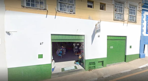 Imagem colorida de fachada de pet shop, em Cabreúva - Metrópoles