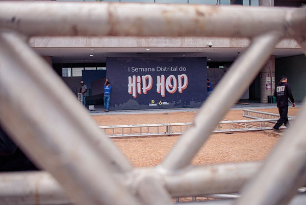 Semana do hip-hop: Câmara Legislativa tem grafite, rap e batalha de MC