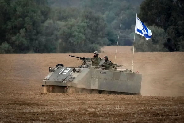 Imagem colorida mostra Forças israelenses já ocupam a Cidade de Gaza - Metrópoles