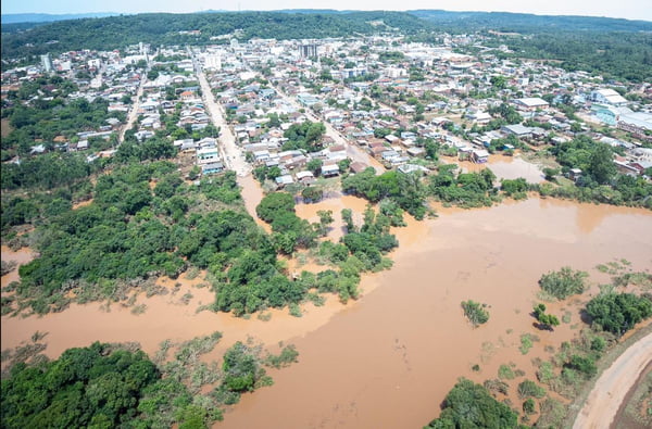 Imagem colorida se Enchentes no Rio Grande do Sul
