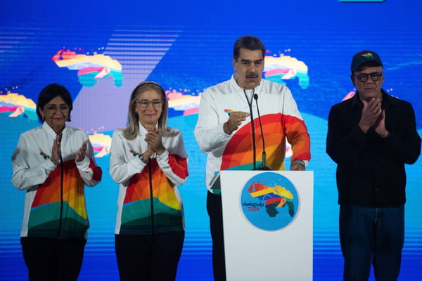 Imagem colorida mostra O presidente da Venezuela, Nicolás Maduro, fala após o encerramento do referendo de anexação de parte da Guiana - Metrópoles