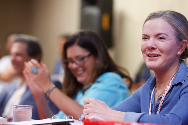 Foto colorida da deputada federal Gleisi Hoffmann, presidente do PT - Metrópoles