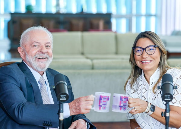 Imagem colorida Lula e Janja no Conversa com o Presidente