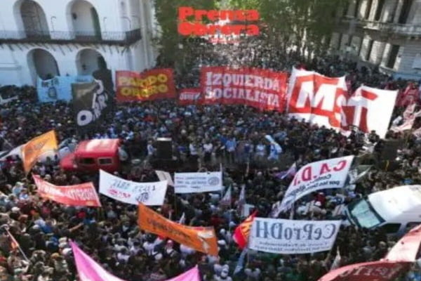 Imagem colorida das manifestações da Argentina contra o governo - Metrópoles