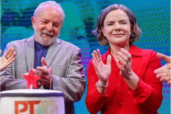 O presidente Lula e a presidente do PT, deputada Gleisi Hoffmann