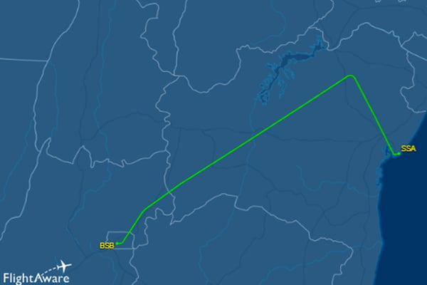 Imagem colorida msotra rota de avião que fez pouso de emergêncoia - Metrópoels