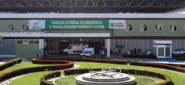 Imagem da entrada do Hospital Estadual de Emergência e Trauma Senador Humberto Lucena - Metrópoles