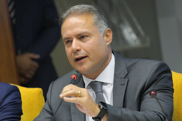 Ala do MDB quer apostar em Renan Filho na presidência do Senado