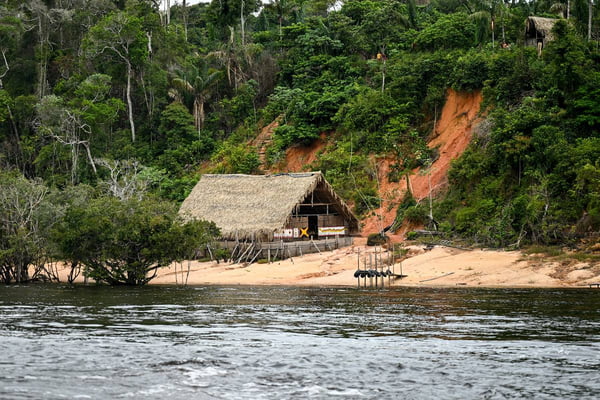 Foto colorida do Rio Negro, no Amazonas em março de 2023 - Metrópoles