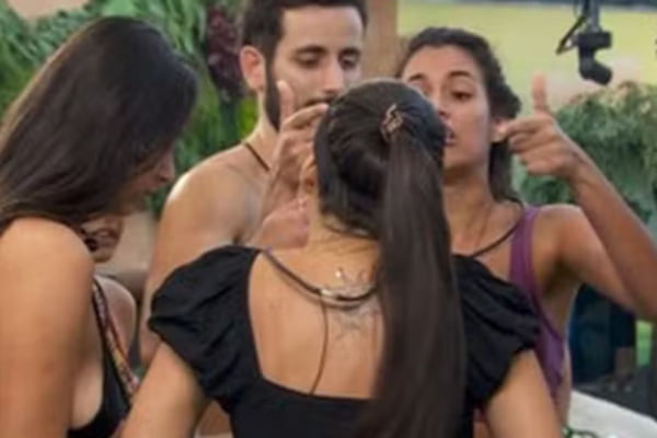 Fernanda briga com Alane no BBB24
