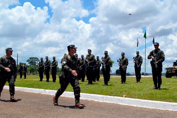 Passagem de comando para oficial do Exército que desmaiou durante operação da Polícia Federal contra plano de golpe de Estado