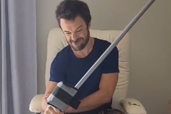 Print de um vídeo colorido de Kayky Brito - Metrópoles