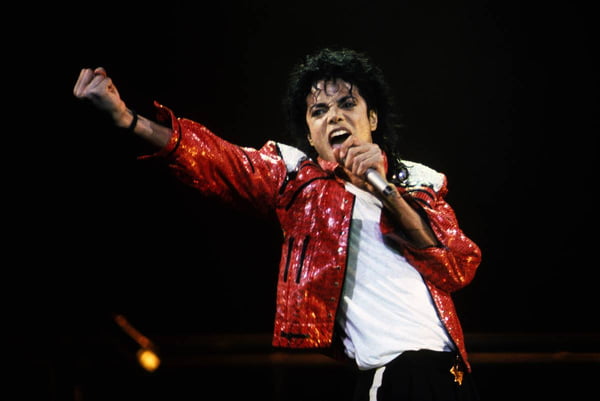 Foto colorida de Michael Jackson - Metrópoles