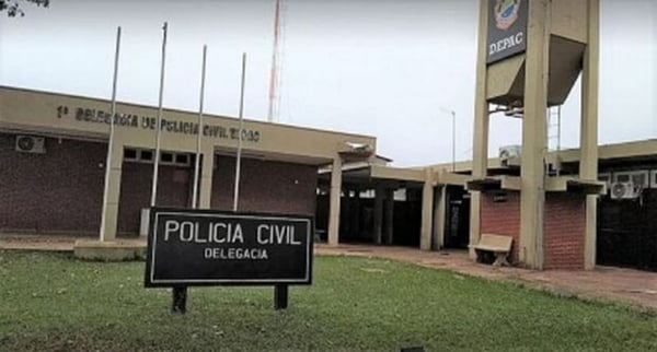 Imagem colorida de delegacia de policia em Dourados, Mato Grosso do Sul filho - Metrópoles