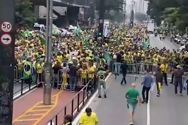 Movimentação em frente à USP em ato pró-Bolsonaro na Avenida Paulista em 25 de fevereiro de 2024 - Metrópoles