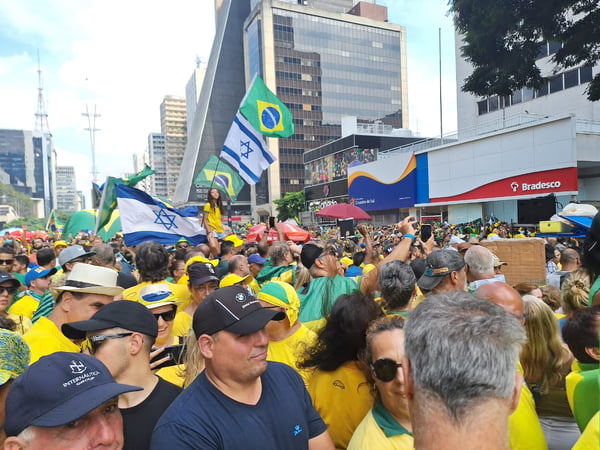 Ida de deputado do PSD a ato de Bolsonaro surpreende ministros de Lula