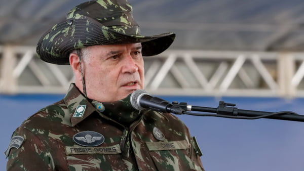 Imagem colorida do general Freire Gomes, ex-comandante do Exército do governo Bolsonaro - Metrópoles