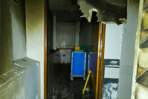 imagem colorida hospital evacuado apos princípio de incendio goiania