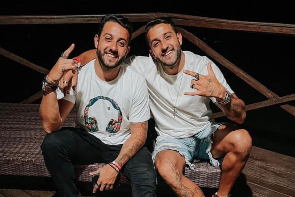 Gêmeos idênticos, Bruno e Thiago Paiva, do Vou Zuar, confundem fãs