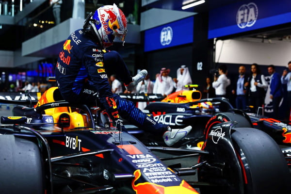 Verstappen confirma favoritismo e garante pole do GP da Arábia Saudita