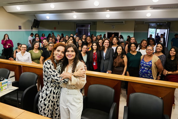 Foro de Águas Lindas promove palestra em homenagem ao Dia da Mulher
