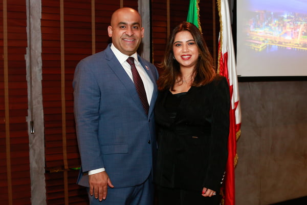 Embaixador e embaixatriz do Bahrein celebram o Dia das Mulheres