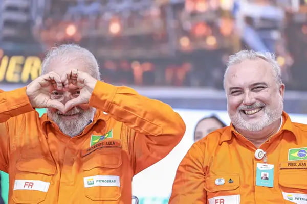 Foto colorida do Presidente da República, Luiz Inácio Lula da Silva, ao lado do Presidente da Petrobras, Jean Paul Prates - Metrópoles