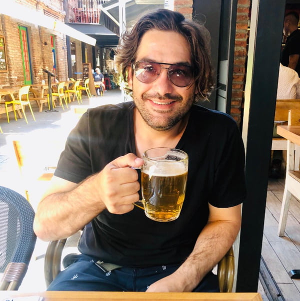 Imagem colorida de Raul Pelegrin durante viagem no Chile - Metrópoles