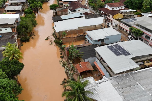 Imagem aérea de Mimoso do Sul após destruição causada pela chuva - Metrópoles