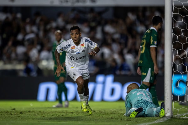 Santos vence Palmeiras