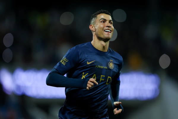 Cristiano Ronaldo comemorando gol - Metrópoles