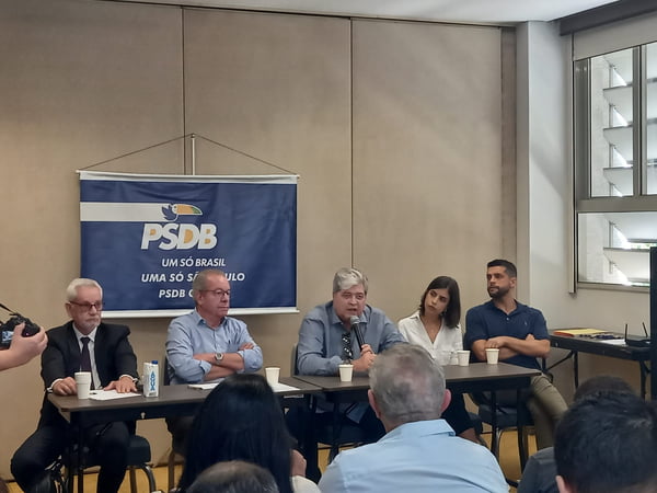 Datena em evento de filiação ao PSDB, entre José Anibal e Tabata Amaral - Metrópoles